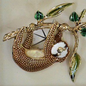 NAPIER BROOCH-SLOTH